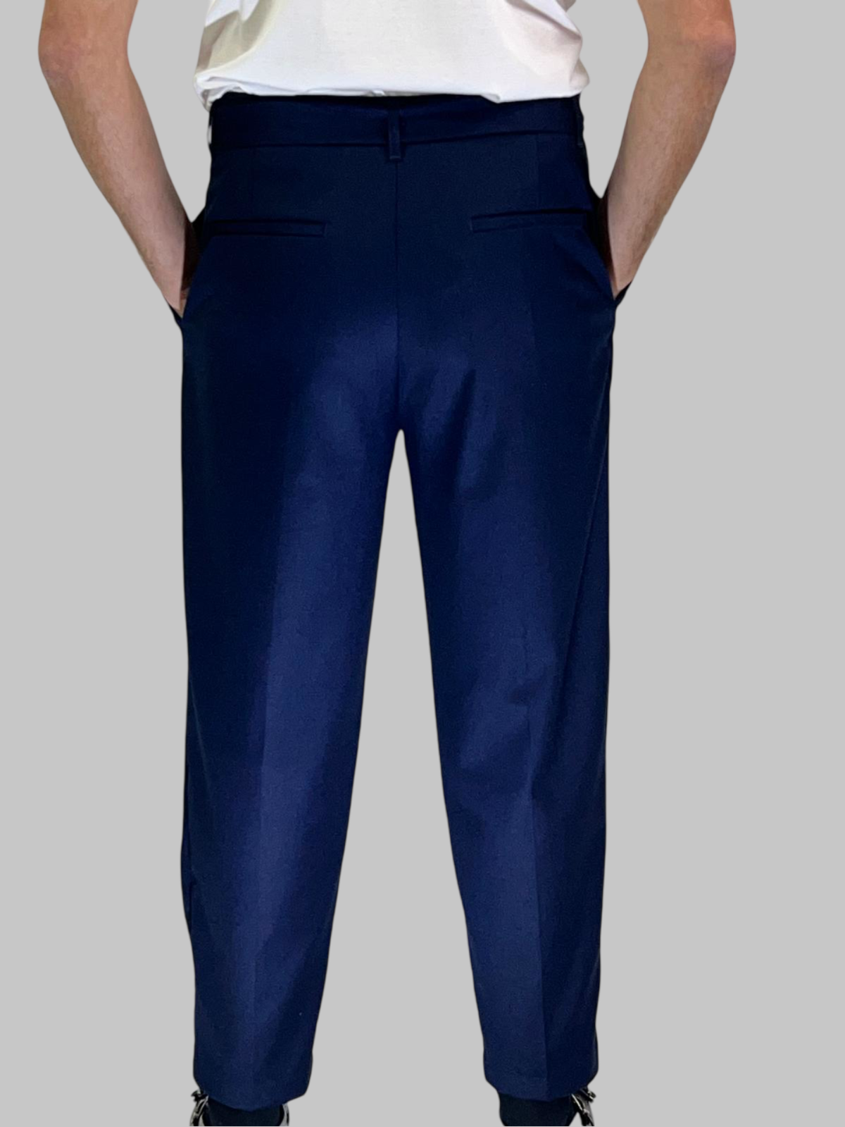 PANTALONE CON CINTURA IN VITA BLU