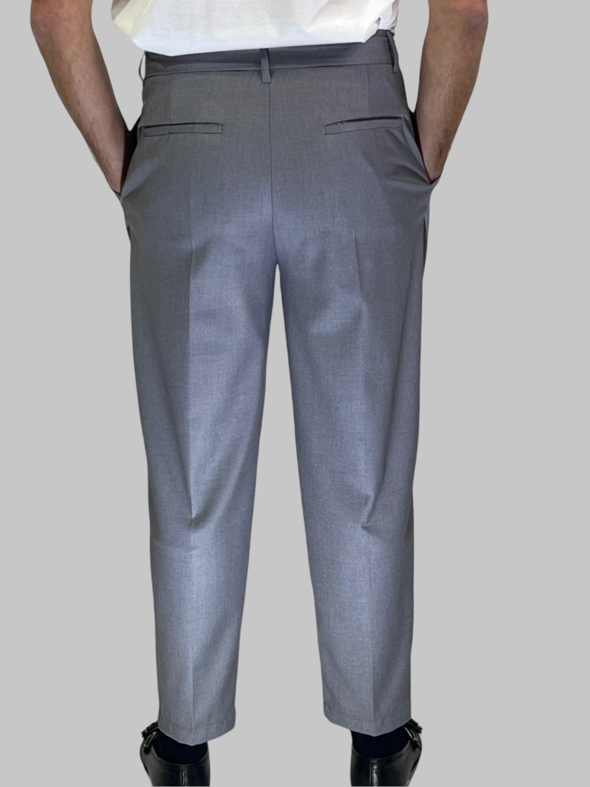 PANTALONE CON CINTURA IN VITA GRIGIO
