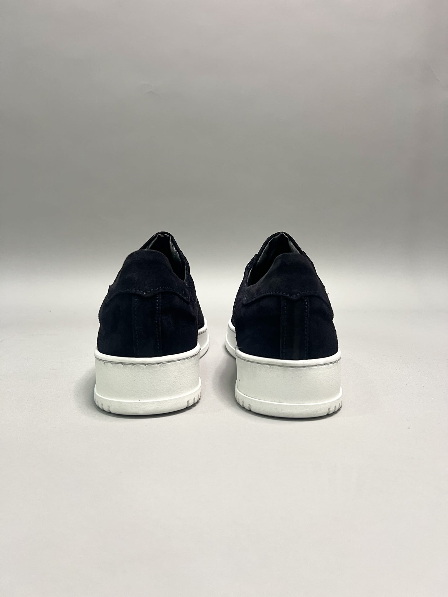 SNEAKERS MUST IN CAMOSCIO BLU