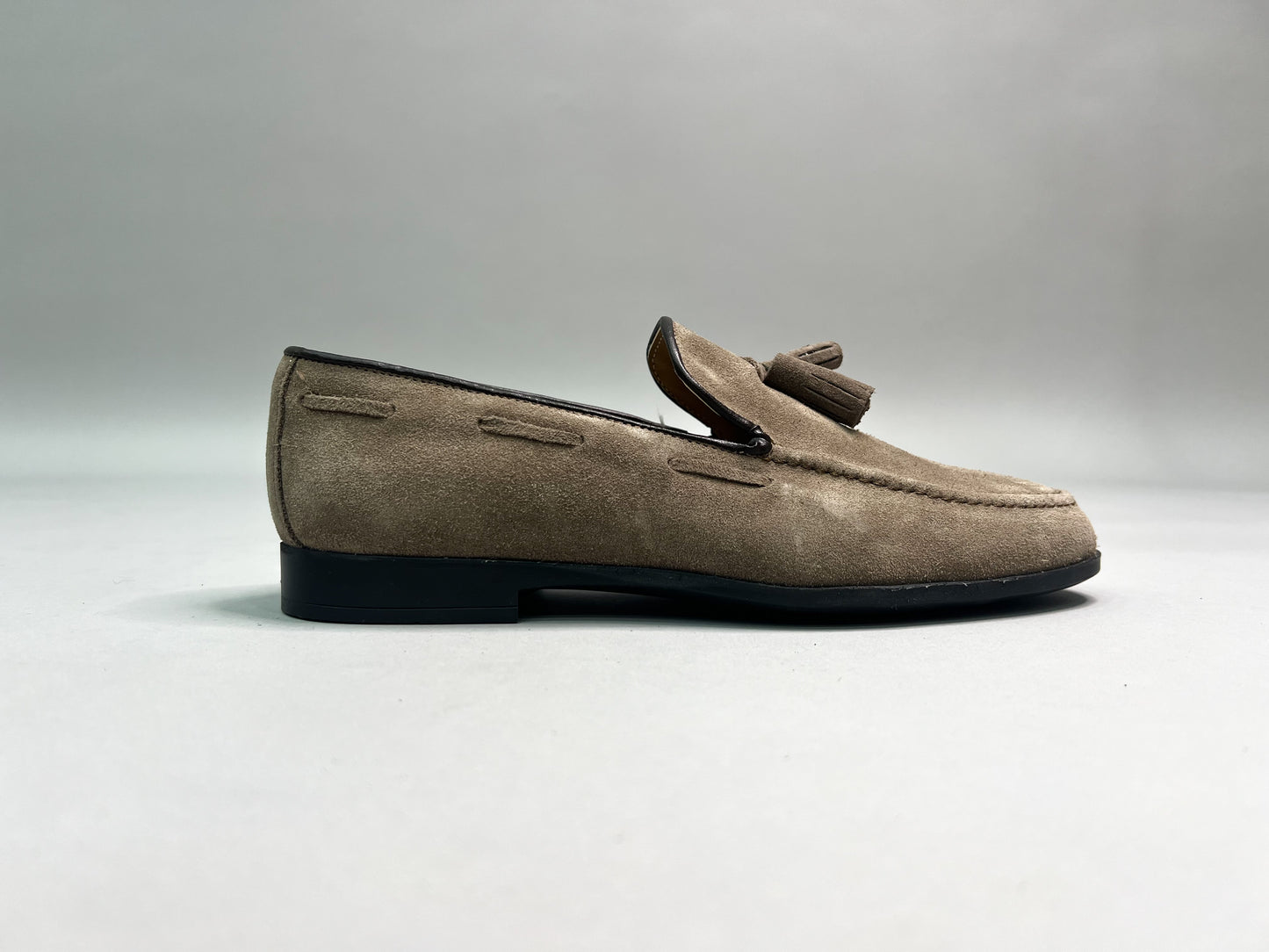 MOCASSINO CON NAPPINE IN CAMOSCIO TAUPE